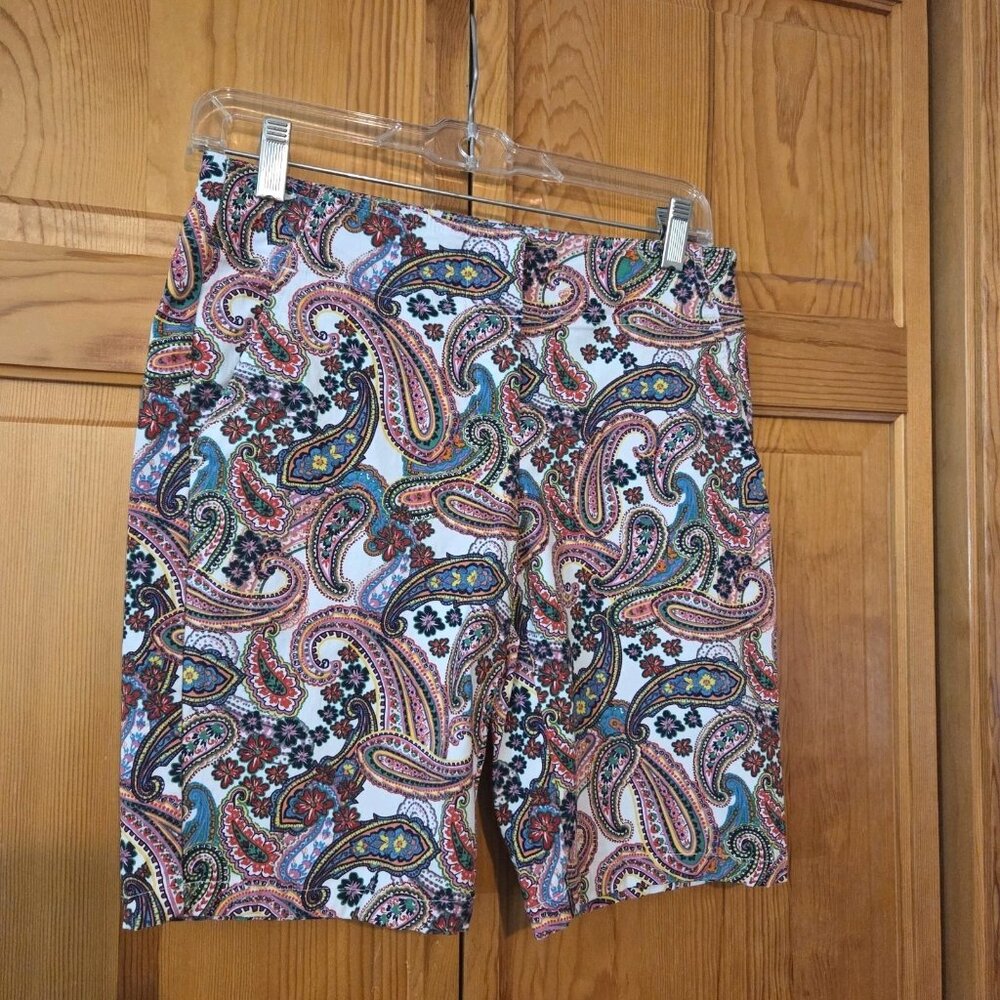 Izod‎ Golf Women’s Shorts Size 2 Paisley Bermuda Sun Protection